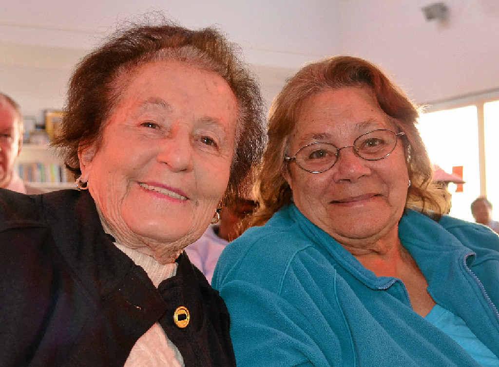 Sonja Turner and Ena McIntosh enjoy the elders’ morning tea.